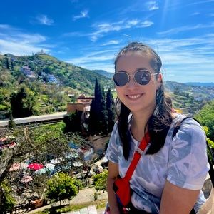 Meet your Posher, Eileen